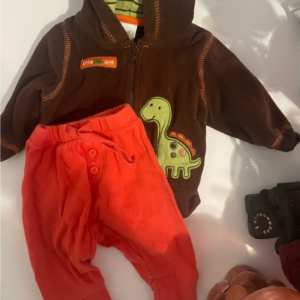 Newborn clothes bundle